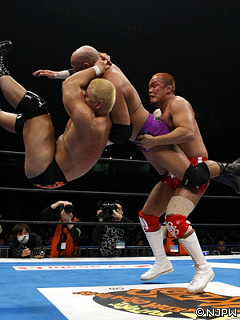 http://www.purolove.com/images/shows/njpw/04012010/03_06.jpg